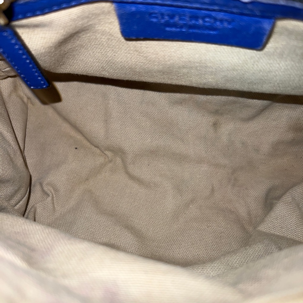 CIVENCHY Italy crossbody bag! - Picture 11 of 12